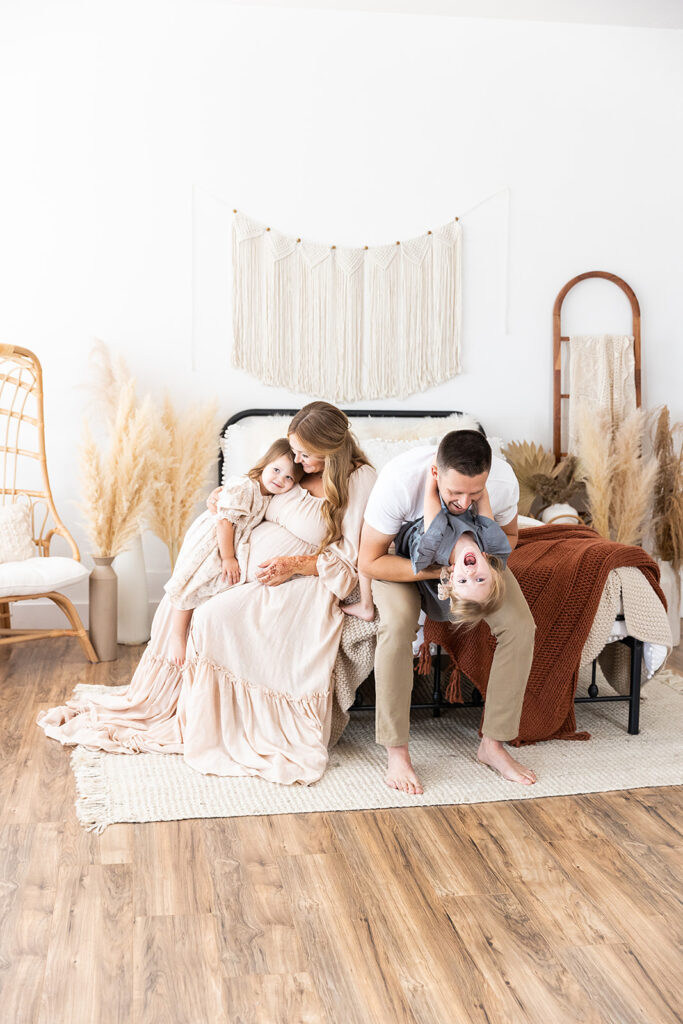 Maternity pictures with family and children